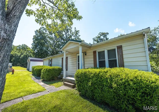 Homes for sale in Dixon, MO | 107 Aspen Rd, Dixon, MO 65459 | MLS# MIS26040313