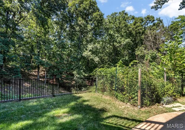 Photo 4 of Single family home for sale at 1549 Paradise Valley Dr, High Ridge, MO 63049 | MLS# MIS26040315 | Listing updated on 2026-08-31