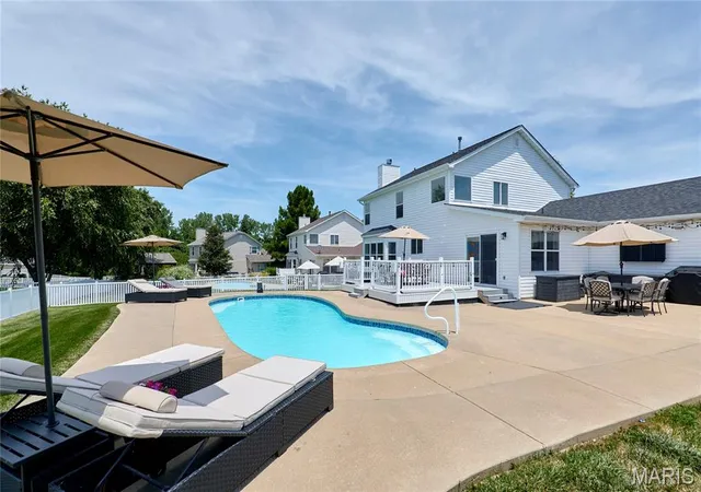 Photo 3 of Sale Pending at 13 Lord Edward Ct, O Fallon, MO 63366 | MLS# MIS26040316 | Listing updated on 2026-07-13
