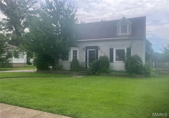 Homes for sale in Columbia, IL | 512 W Legion Ave, Columbia, IL 62236 | MLS# MIS26040325