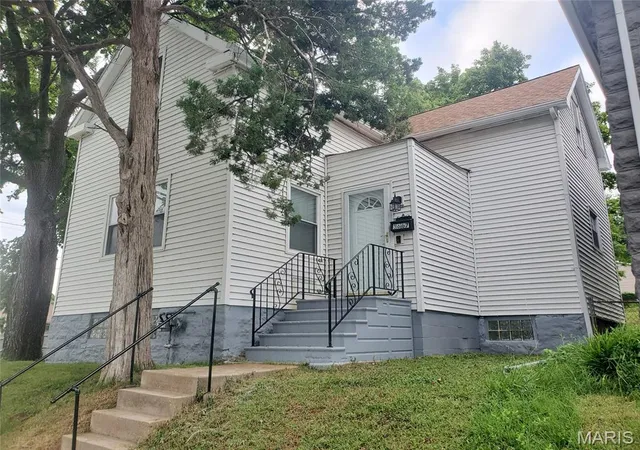 Photo 2 of Single family home for sale at 3667 Steins St, Saint Louis, MO 63116 | MLS# MIS26040327 | Listing updated on 2026-07-21