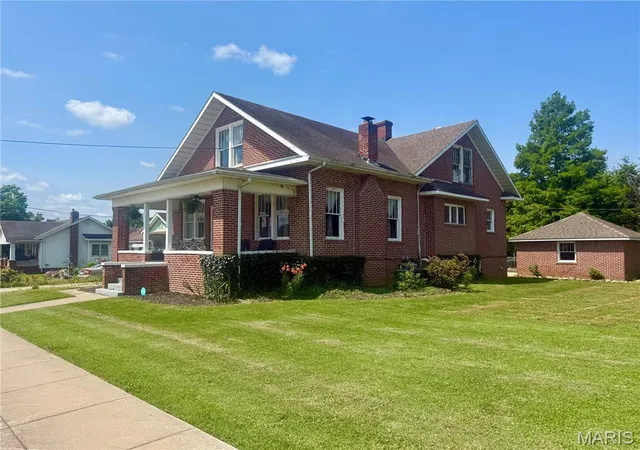 Homes for sale in Fredericktown, MO | 108 Park Dr, Fredericktown, MO 63645 | MLS# MIS26040330