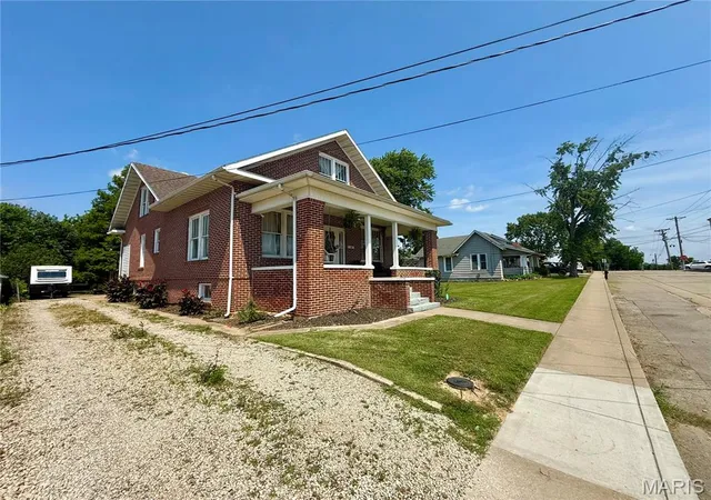Homes for sale in Fredericktown, MO | 108 Park Dr, Fredericktown, MO 63645 | MLS# MIS26040330
