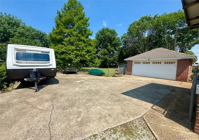 Homes for sale in Fredericktown, MO | 108 Park Dr, Fredericktown, MO 63645 | MLS# MIS26040330