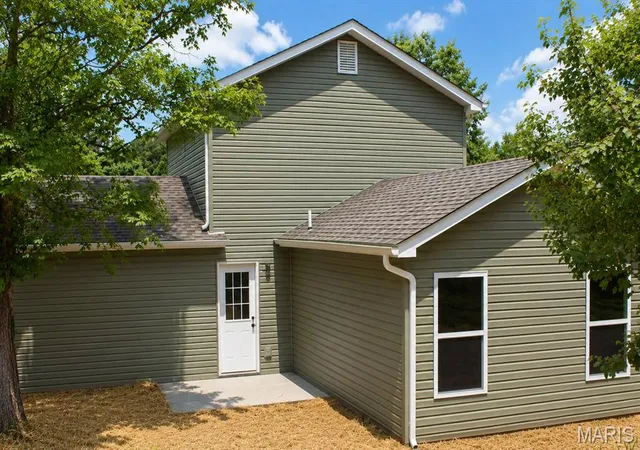 Homes for sale in De Soto, MO | 404 E Plattin St, De Soto, MO 63020 | MLS# MIS26040335