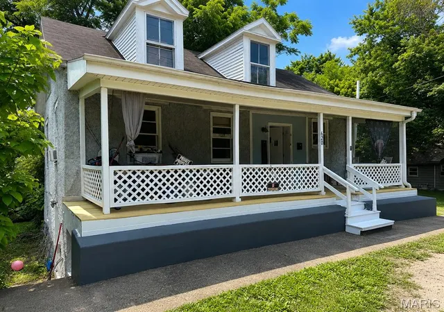 Homes for sale in Louisiana, MO | 620 Maryland St, Louisiana, MO 63353 | MLS# MIS26040337