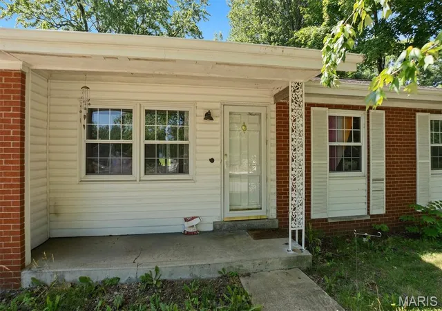 Photo 3 of Single family home for sale at 630 Cypress Ln, Sparta, IL 62286 | MLS# MIS26040338 | Listing updated on 2026-09-21