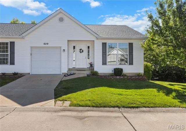Homes for sale in Pacific, MO | 629 Pacific Estates Dr, Pacific, MO 63069 | MLS# MIS26040347