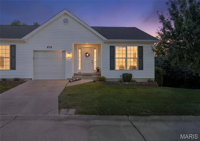 Homes for sale in Pacific, MO | 629 Pacific Estates Dr, Pacific, MO 63069 | MLS# MIS26040347