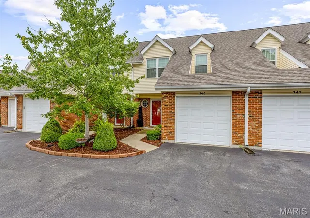 3rd image of 340 Devonshire Ct, St Peters, MO 63376
