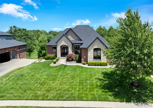 Homes for sale in Edwardsville, IL | 8449 Stone Ledge Dr, Edwardsville, IL 62025 | MLS# MIS26040351