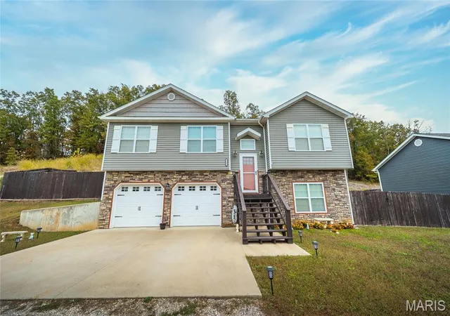 1st image of 21005 Halifax Dr, Saint Robert, MO 65584 | MLS# MIS26040357