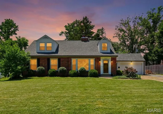 Homes for sale in Kirkwood, MO | 557 N Woodlawn Ave, Kirkwood, MO 63122 | MLS# MIS26040362