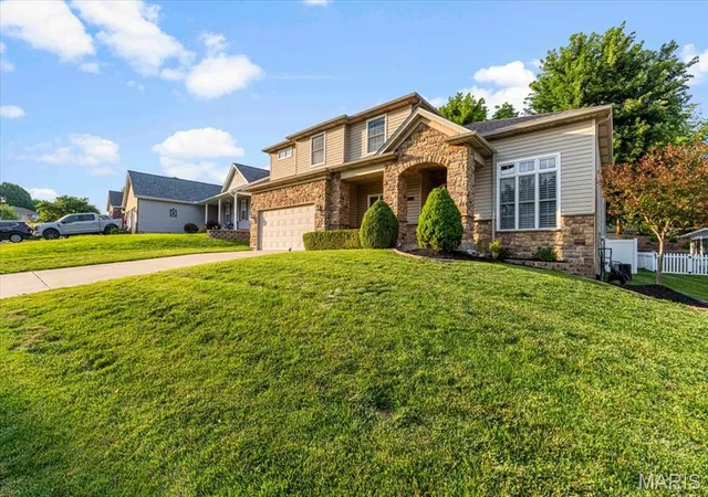 Homes for sale in Hazelwood, MO | 5304 Dunn Ridge Ct, Hazelwood, MO 63042 | MLS# MIS26040365
