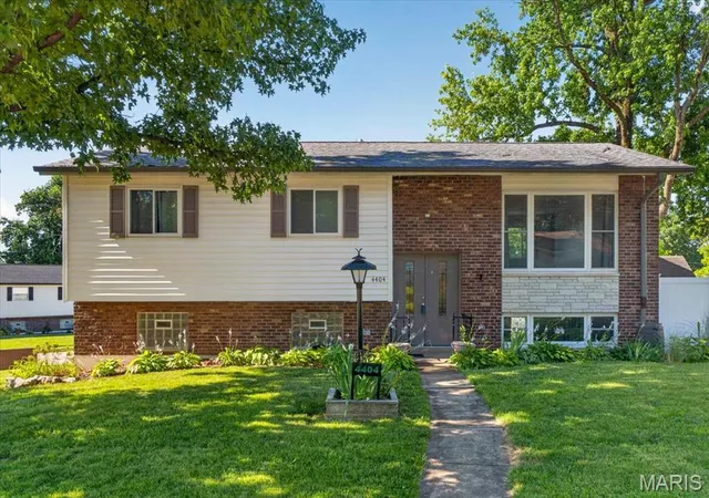 Homes for sale in Unincorporated, MO | 4404 Patston Dr, Unincorporated, MO 63128 | MLS# MIS26040375