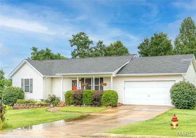 Homes for sale in Union, MO | 7712 Meadow View Cir, Union, MO 63084 | MLS# MIS26040391