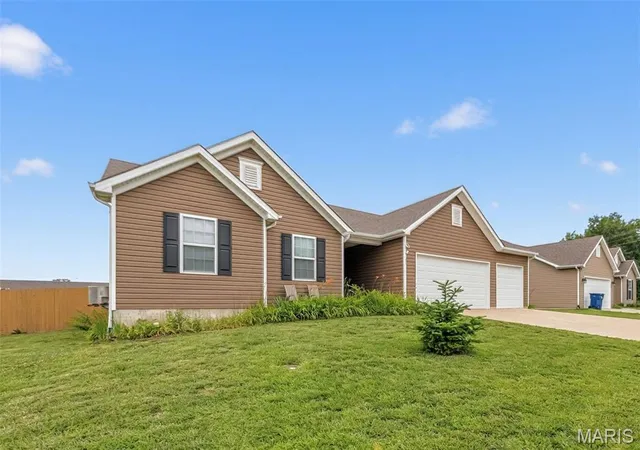 Homes for sale in Winfield, MO | 21 Valley Farms Dr, Winfield, MO 63389 | MLS# MIS26040394