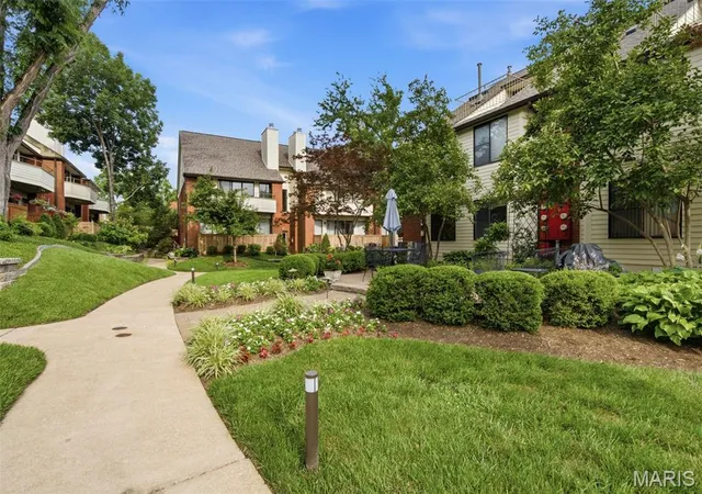 Homes for sale in St Louis, MO | 5575 Waterman Boulevard, St Louis, MO 63112 | Houzeo