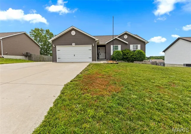 Homes for sale in Winfield, MO | 108 Linder Ln, Winfield, MO 63389 | MLS# MIS26040402