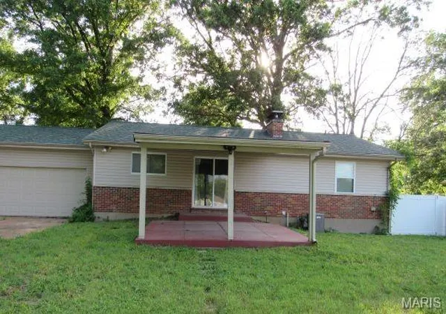 3rd image of 12360 Space Dr, Florissant, MO 63033 | MLS# MIS26040403