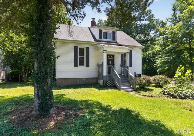 Photo 1 of Single family home for sale at 366 Suburban Ave, St Louis, MO 63135 | MLS# MIS26040405 | Listing updated on 2026-10-23