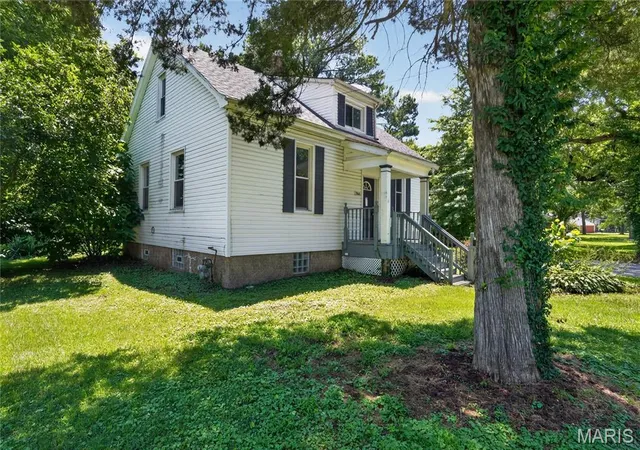 Photo 1 of Single family home for sale at 366 Suburban Ave, St Louis, MO 63135 | MLS# MIS26040405 | Listing updated on 2026-10-23