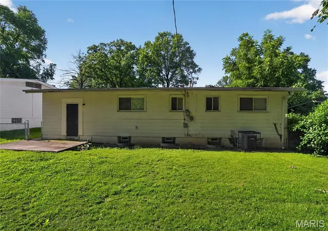 Homes for sale in St Louis, MO | 10365 Nashua Dr, St Louis, MO 63136 | MLS# MIS26040413