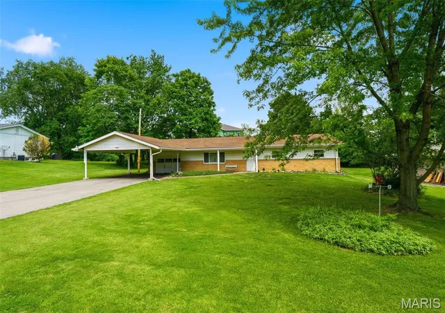 Homes for sale in Maryland Heights, MO | 12190 Mckelvey Rd, Maryland Heights, MO 63043 | MLS# MIS26040414
