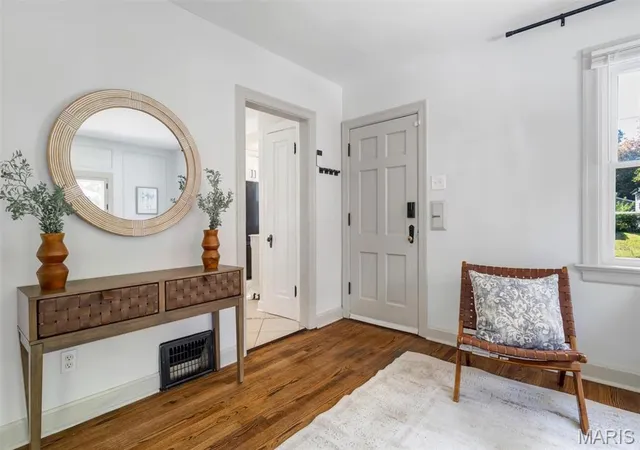 Photo 2 of Single family home for sale at 2826 Dunkirk Dr, St Louis, MO 63119 | MLS# MIS26040417 | Listing updated on 2026-10-22