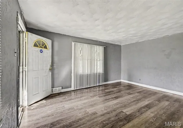 Photo 2 of Single family home for sale at 3801 Avondale Ave, St Louis, MO 63121 | MLS# MIS26040420 | Listing updated on 2026-09-03
