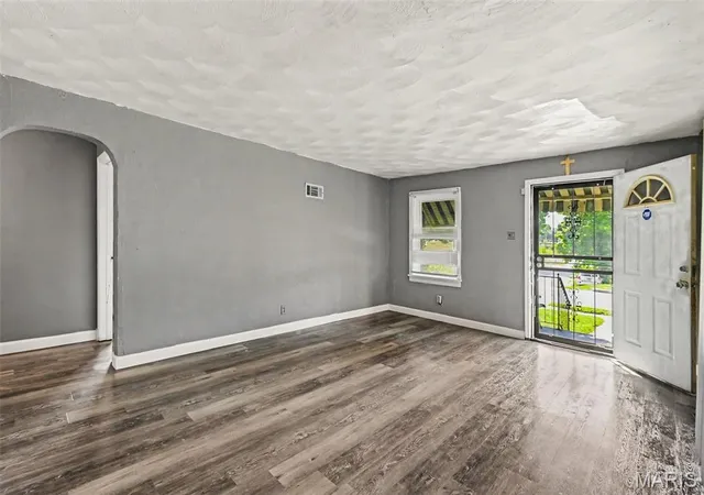 Photo 3 of Single family home for sale at 3801 Avondale Ave, St Louis, MO 63121 | MLS# MIS26040420 | Listing updated on 2026-09-03