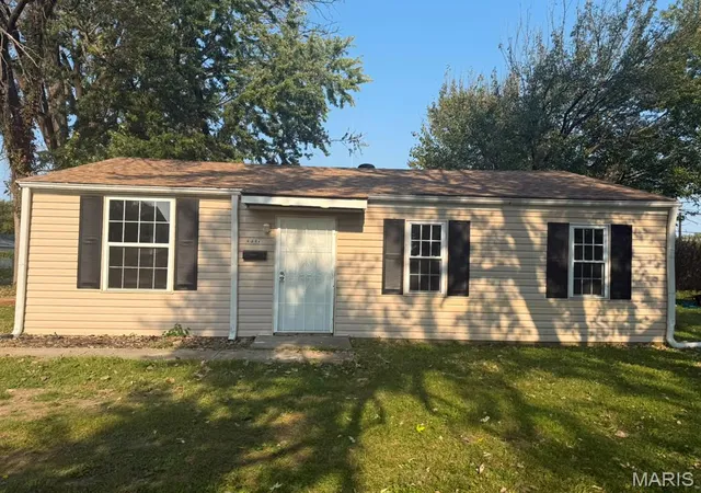 Homes for sale in Cahokia, IL | 1317 Richard Dr, Cahokia, IL 62206 | MLS# MIS26040426