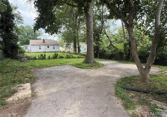 Homes for sale in Country Club Hills, MO | 5604 Sunbury Ave, Country Club Hills, MO 63136 | MLS# MIS26040448