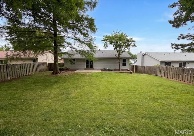 Homes for sale in Ballwin, MO | 743 Eaglebrooke Dr, Ballwin, MO 63021 | MLS# MIS26040452