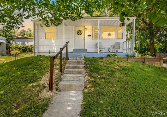 Homes for sale in Kirkwood, MO | 245 Commerce Ave, Kirkwood, MO 63122 | MLS# MIS26040461