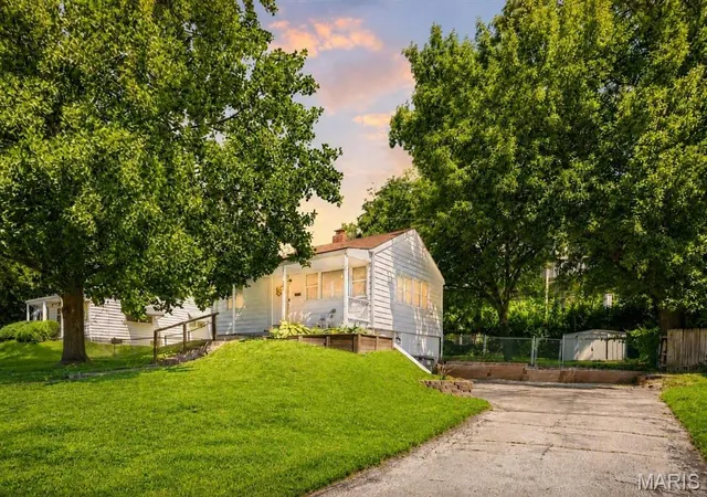 Homes for sale in Kirkwood, MO | 245 Commerce Ave, Kirkwood, MO 63122 | MLS# MIS26040461