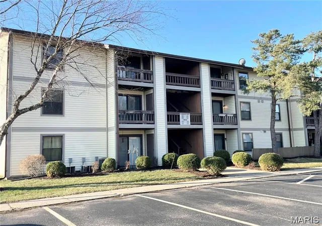 1st image of 1430 Summergate Pkwy #J, Saint Peters, MO 63303 | MLS# MIS26040462