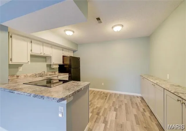 5th image of 1430 Summergate Pkwy, St. Peters, MO 63303