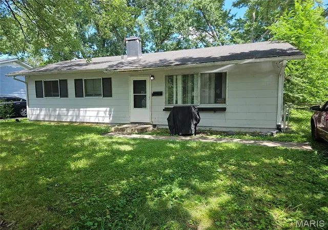 Homes for sale in Cahokia, IL | 112 Saint Dorothy Dr, Cahokia, IL 62206 | MLS# MIS26040469