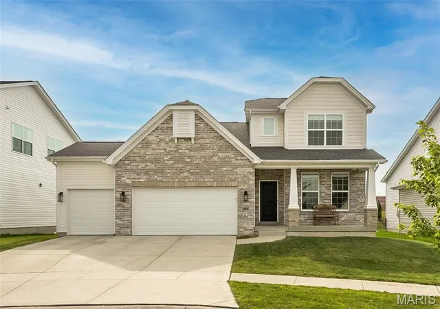 Homes for sale in Lake Saint Louis, MO | 325 Gailin Dr, Lake Saint Louis, MO 63367 | MLS# MIS26040470