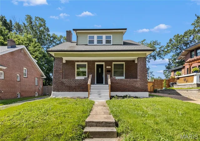 Homes for sale in University City, MO | 7332 Wellington Ave, University City, MO 63130 | MLS# MIS26040491