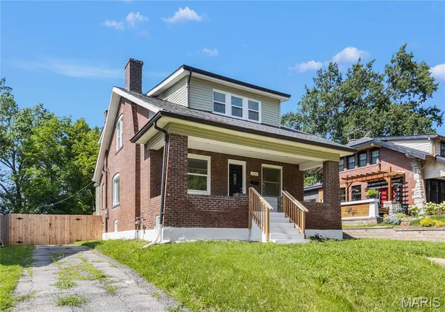 Homes for sale in University City, MO | 7332 Wellington Ave, University City, MO 63130 | MLS# MIS26040491