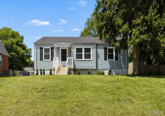 Homes for sale in Saint Ann, MO | 10509 Saint Henry Ln, Saint Ann, MO 63074 | MLS# MIS26040492