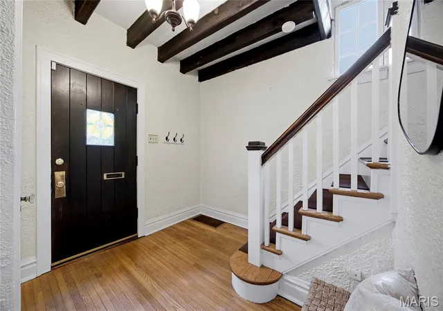 Photo 3 of Sale Pending at 336 Newport Ave, Saint Louis, MO 63119 | MLS# MIS26040515 | Listing updated on 2026-08-29