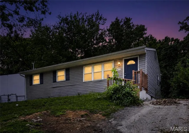 Photo 2 of Single family home for sale at 7477 Halpin Dr, St Louis, MO 63135 | MLS# MIS26040521 | Listing updated on 2026-09-03
