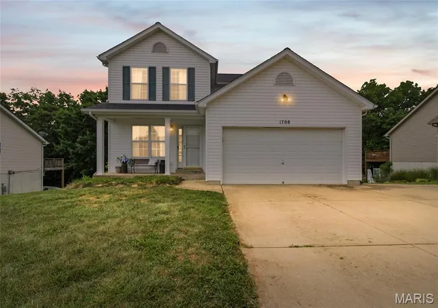 Homes for sale in Hillsboro, MO | 1708 Saint Charles Dr, Hillsboro, MO 63050 | MLS# MIS26040541