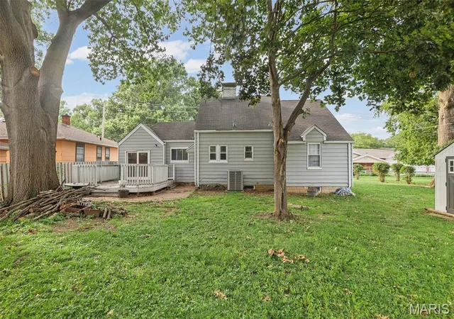 Photo 3 of Single family home for sale at 308 Carlyle Ave, Belleville, IL 62221 | MLS# MIS26040550 | Listing updated on 2026-10-06