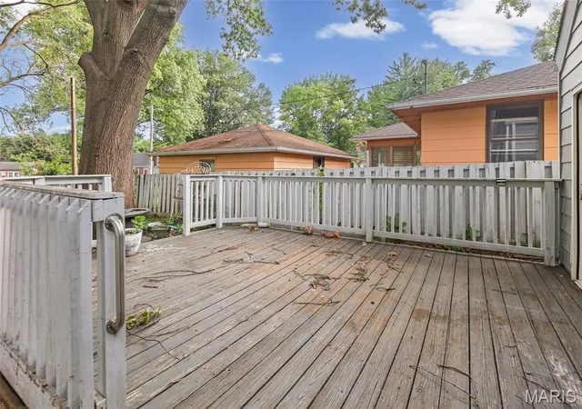 Photo 3 of Single family home for sale at 308 Carlyle Ave, Belleville, IL 62221 | MLS# MIS26040550 | Listing updated on 2026-10-06