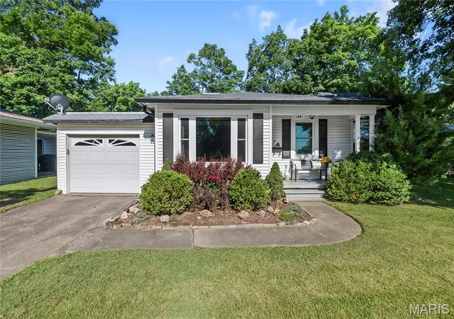 Homes for sale in Cape Girardeau, MO | 1251 Perryville Rd, Cape Girardeau, MO 63701 | MLS# MIS26040555