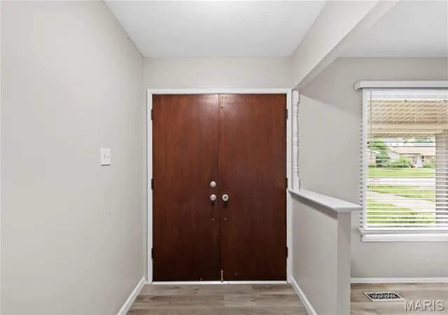 Photo 3 of Single family home for sale at 2193 Farnham Ln, Florissant, MO 63033 | MLS# MIS26040571 | Listing updated on 2026-10-06
